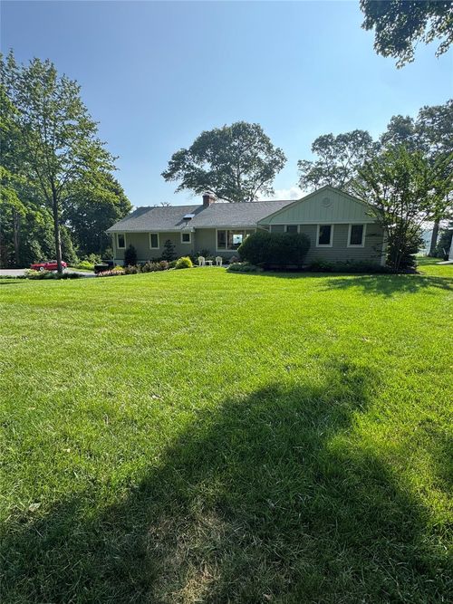 88 Dyke Rd, Setauket, NY, 11733-3029 | Card Image