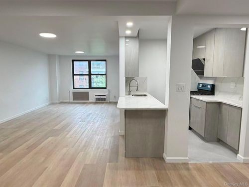 13235 Sanford Avenue, 5F Sanford, New York, NY, 11355 | Card Image