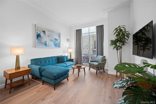 unit-10d-1 Renaissance Sq, White Plains, NY, 10601-3028 | Card Image