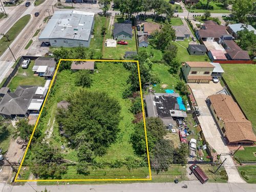 809 Dorchester St, Houston, TX, 77022-6312 | Card Image