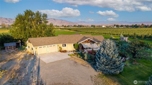 129 Robinson Canyon Rd, Omak, WA, 98841-9608 | Card Image