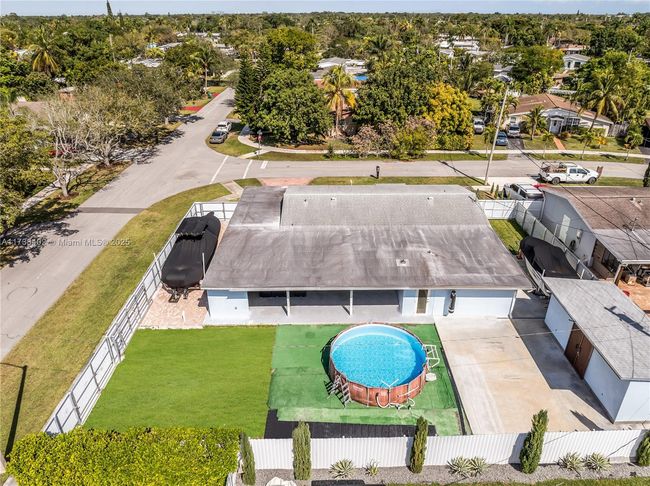 19820 Kingston Dr, House other with 4 bedrooms, 3 bathrooms and null parking in Cutler Bay FL | Image 6