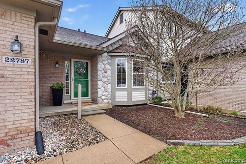 22787 Woodcreek Dr, Taylor, MI, 48180-9321 | Card Image
