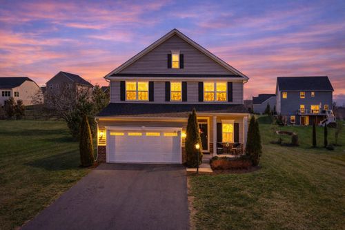 67 Main St, ROUND HILL, VA, 20141-2452 | Card Image