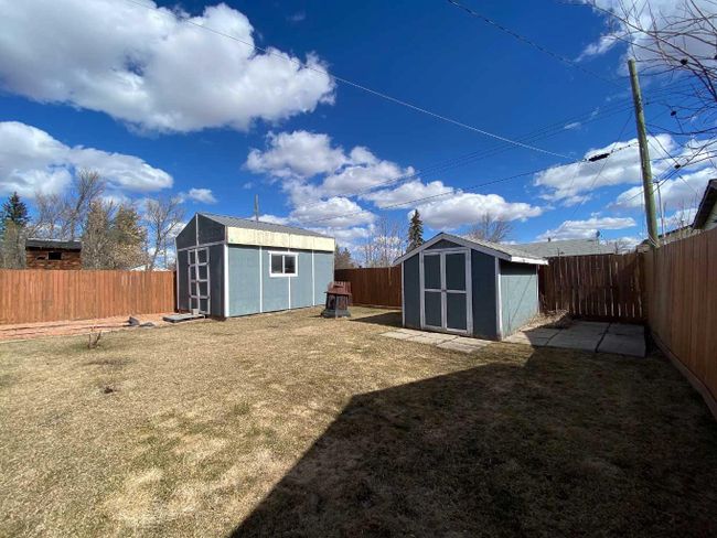 4607 53 Street, Home with 2 bedrooms, 1 bathrooms and 3 parking in Rycroft AB | Image 35