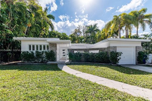 680 Ne 57th St, Miami, FL, 33137-2320 | Card Image