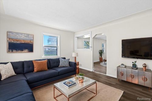 14092 Knox Ave, Warren, MI, 48089-2711 | Card Image