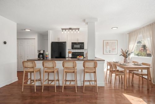 7-2110 15 St Sw, Calgary, AB, T2T3Y8 | Card Image
