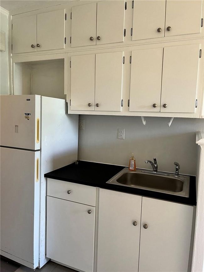APT-4J - 23 Old Mamaroneck Rd, Home with 0 bedrooms, 1 bathrooms and null parking in White Plains NY | Image 10