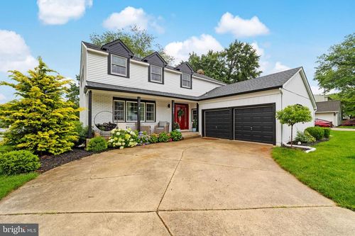 693 Lincoln Dr, MOUNT LAUREL, NJ, 08054-3227 | Card Image