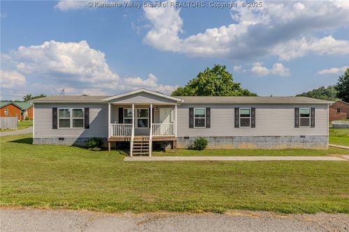 2357 Cherry St, Hurricane, WV, 25526-9127 | Card Image