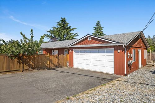 332 Moilliet St S, Parksville, BC, V9P1K1 | Card Image
