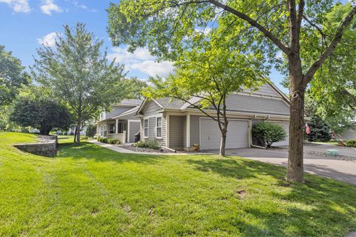864 Ivy Ln, Eagan, MN, 55123-2425 | Card Image