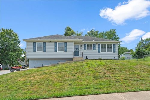 1401 W Prairie St, Olathe, KS, 66061-5051 | Card Image