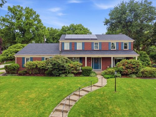 132 Penhurst Dr, Pittsburgh, PA, 15235-5319 | Card Image