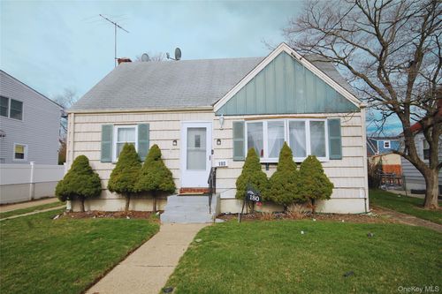 180 Stone St, Elmont, NY, 11003-2238 | Card Image