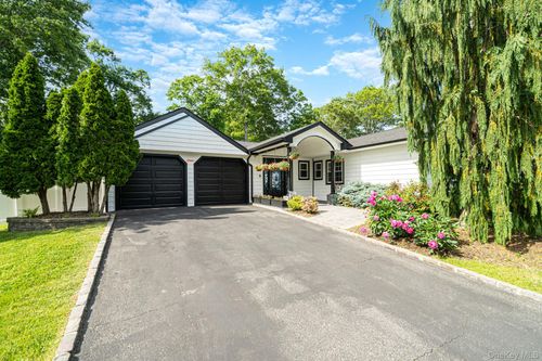 11 Gallatin Dr, Dix Hills, NY, 11746-7947 | Card Image