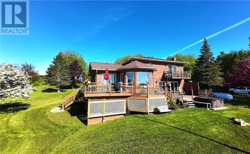 3 Walcot St, Manitowaning, ON, P0P | Card Image