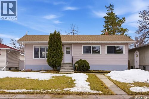 615 Mullin Ave E, Regina, SK, S4N1E1 | Card Image