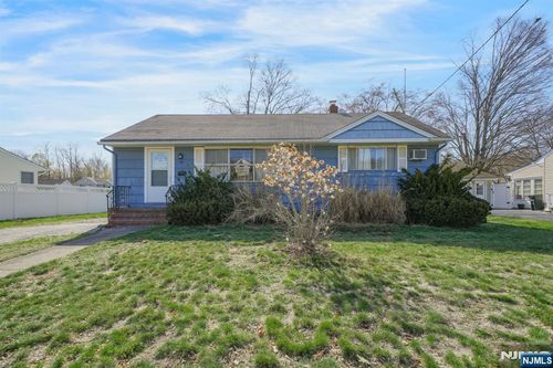 25 Stiles Ct, Pompton Lakes, NJ, 07442-2216 | Card Image