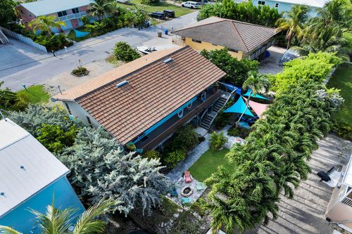 422 Calle Limon, Marathon, FL, 33050-2514 | Card Image