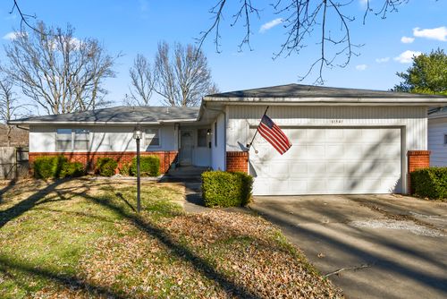 1541 E Crestview St, Springfield, MO, 65804-3212 | Card Image
