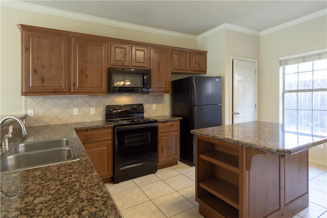 213 Forest Drive, For Rent in College Station - Zoocasa