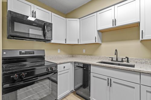 apt-108-3939 Karl Rd, Columbus, OH, 43224-2458 | Card Image