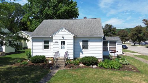 604 Oak Street S, La Crescent, MN, 55947 | Card Image