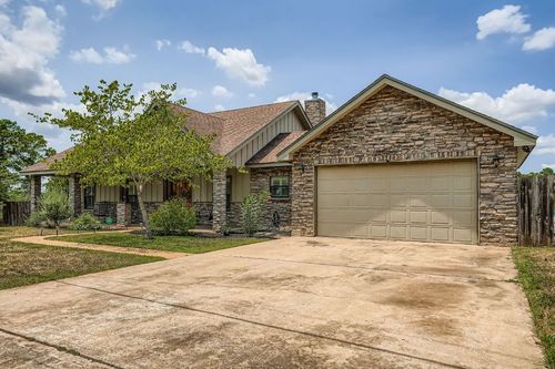 296 Makaha Dr, Bastrop, TX, 78602-4724 | Card Image