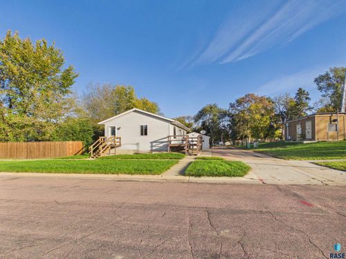 516 Nw 4th St Street, Madison, SD, 57042 | Card Image
