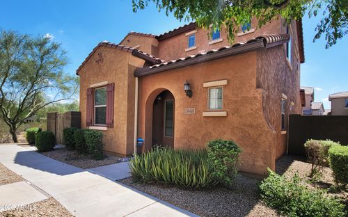 3663 E Zachary Dr, Phoenix, AZ, 85050-8381 | Card Image
