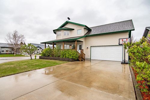5215 55 Ave, Eckville, AB, T0M0X0 | Card Image