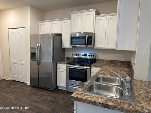 8053 Echo Springs Rd, Jacksonville, FL, 32256-0290 | Card Image