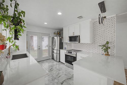 5409 Sun Valley Dr, Fort Worth, TX, 76119-6524 | Card Image