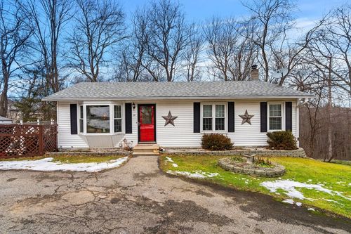 37 Lombard Ave, Amesbury, MA, 01913-4006 | Card Image