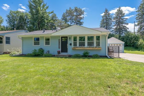 8205 W 34 1/2 St, Saint Louis Park, MN, 55426-3845 | Card Image