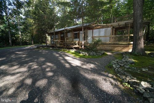 1995 Old Woods Rd, GREEN LANE, PA, 18054-9429 | Card Image