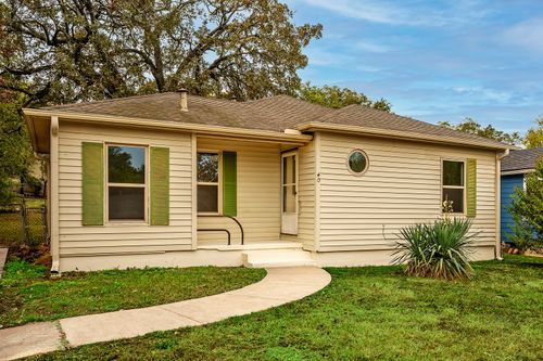 40 Vaughn Dr, Denison, TX, 75020-2300 | Card Image