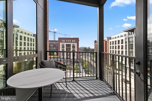 apt-517-7175 12th St Nw, WASHINGTON, DC, 20012-1893 | Card Image