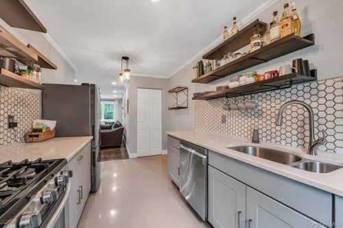 a-226-25 Union Tpke, Oakland Gardens, NY, 11364-3128 | Card Image
