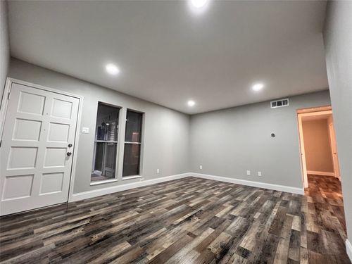 apt-106-4020 Holland Ave, Dallas, TX, 75219-3840 | Card Image