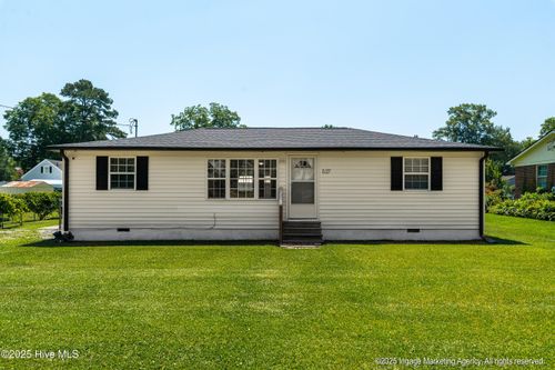 527 Chicora St, Grimesland, NC, 27837-9580 | Card Image