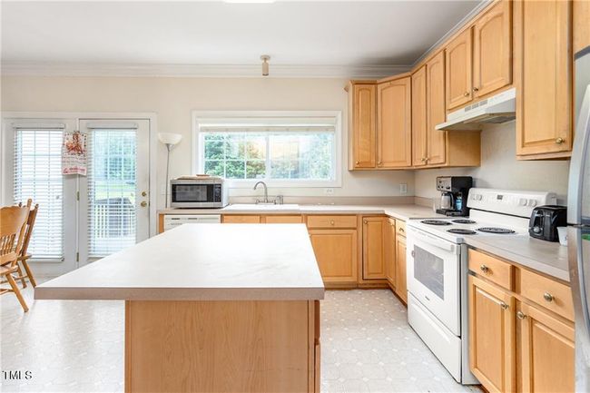 Kitchen | Image 9