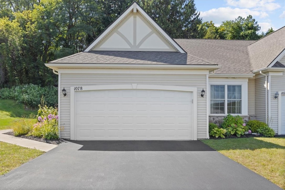 Chapelhill Dr, Victor, NY 14564