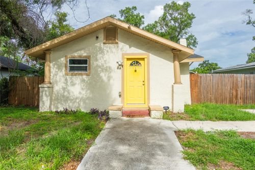 8006 N 14th St, TAMPA, FL, 33604-3326 | Card Image