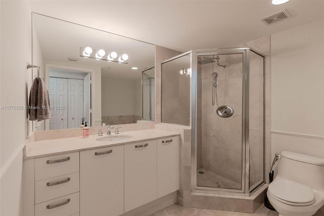 APT-718 - 2030 S Douglas Rd, Condo with 2 bedrooms, 2 bathrooms and null parking in Coral Gables FL | Image 13