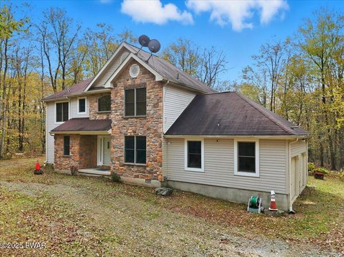 135 Split Rock Rd, Newfoundland, PA, 18445-2142 | Card Image