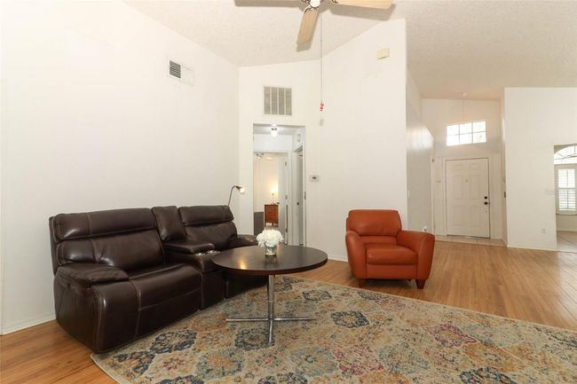 Living Room-Alt View | Image 9