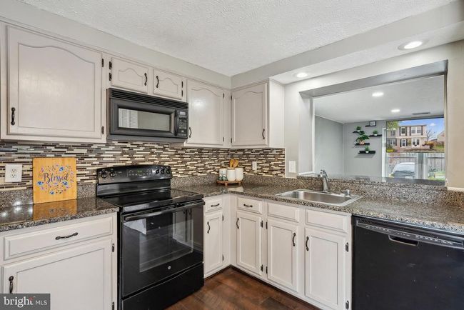 9030 Saint Steven Ct, Townhouse with 2 bedrooms, 3 bathrooms and null parking in MANASSAS PARK VA | Image 10